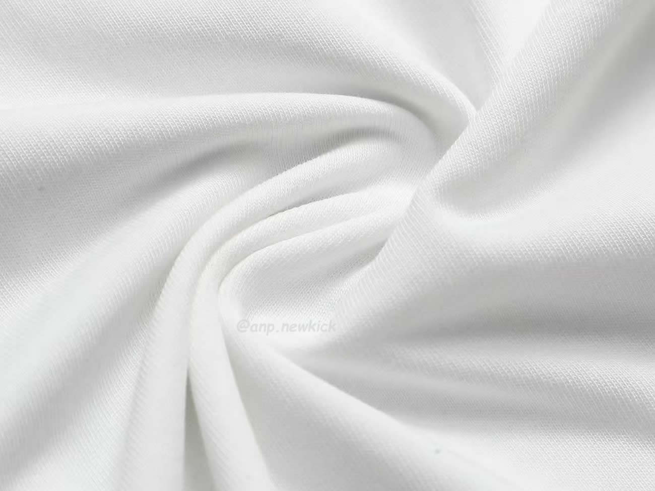 Burberry Equestrian Knight Detail Cotton T Shirt (3) - www.newkick.vip